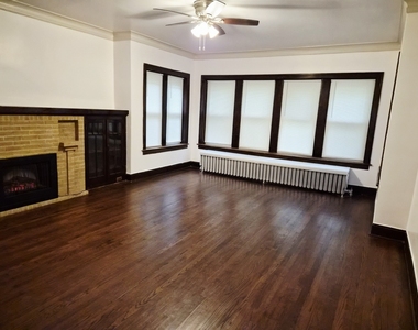 7826 S Bennett Avenue - Photo Thumbnail 1