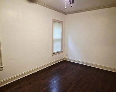 7826 S Bennett Avenue - Photo Thumbnail 10