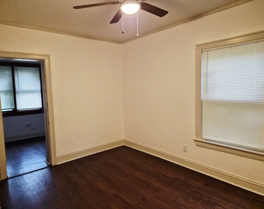 7826 S Bennett Avenue - Photo Thumbnail 13