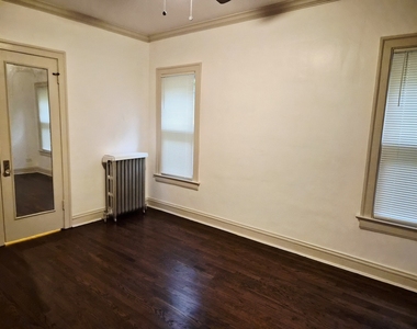 7826 S Bennett Avenue - Photo Thumbnail 8