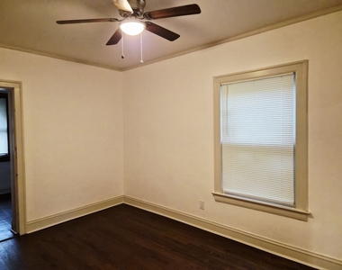 7826 S Bennett Avenue - Photo Thumbnail 12