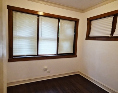 7826 S Bennett Avenue - Photo Thumbnail 16