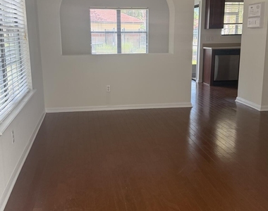 401 Honeycomb Way Way - Photo Thumbnail 4