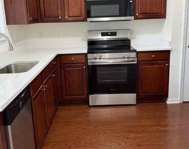 401 Honeycomb Way Way - Photo Thumbnail 10