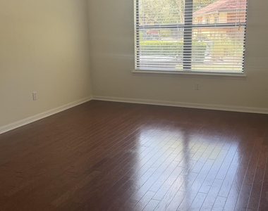 401 Honeycomb Way Way - Photo Thumbnail 8