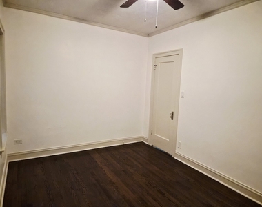 7826 S Bennett Avenue - Photo Thumbnail 7