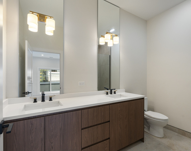 428 E 50th Place - Photo Thumbnail 20