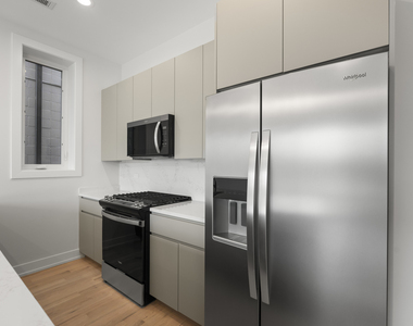 428 E 50th Place - Photo Thumbnail 8