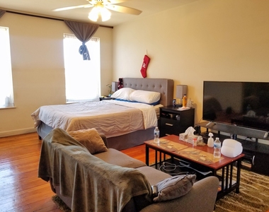 4764 N Virginia Avenue - Photo Thumbnail 3