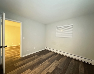 4543 N Dover Street - Photo Thumbnail 17
