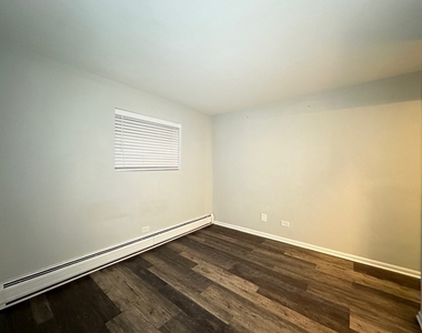 4543 N Dover Street - Photo Thumbnail 14
