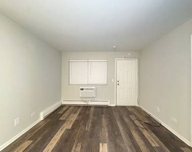 4543 N Dover Street - Photo Thumbnail 7