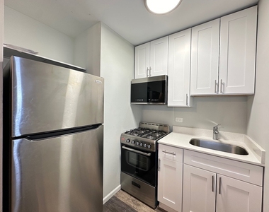 4543 N Dover Street - Photo Thumbnail 1