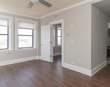 817 W Lakeside Place - Photo Thumbnail 6