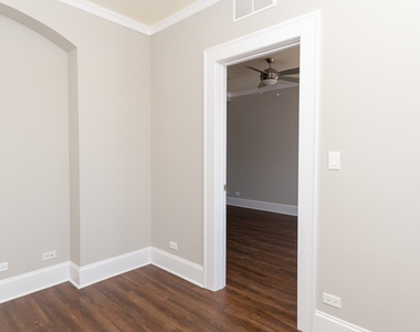 817 W Lakeside Place - Photo Thumbnail 14