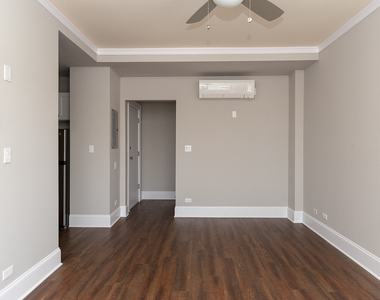 817 W Lakeside Place - Photo Thumbnail 9
