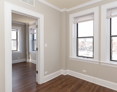 817 W Lakeside Place - Photo Thumbnail 13