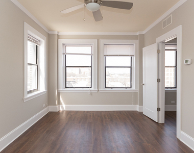 817 W Lakeside Place - Photo Thumbnail 5