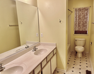21509 W Georgetown Drive - Photo Thumbnail 6