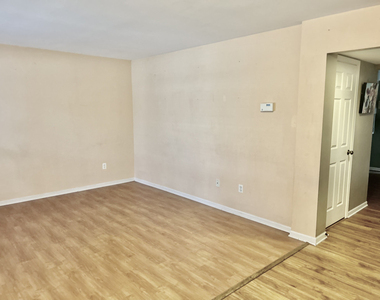 21509 W Georgetown Drive - Photo Thumbnail 2