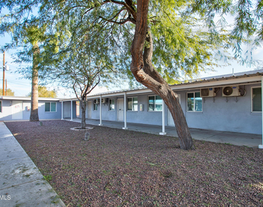 206 E Jones Avenue - Photo Thumbnail 6