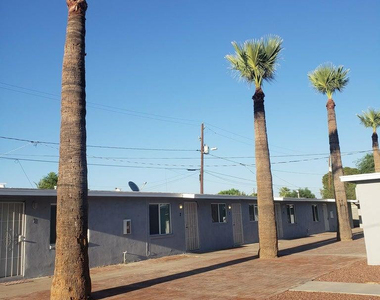 206 E Jones Avenue - Photo Thumbnail 19