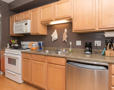 5210 N Sawyer Avenue - Photo Thumbnail 13