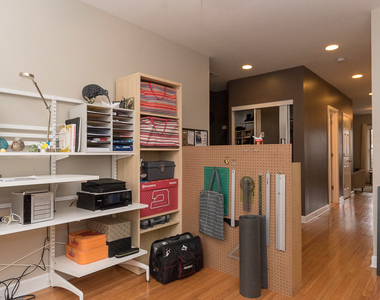 5210 N Sawyer Avenue - Photo Thumbnail 6