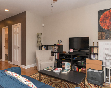 5210 N Sawyer Avenue - Photo Thumbnail 15