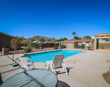 1336 E Mountain View Road - Photo Thumbnail 12