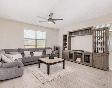 11022 W Levi Drive - Photo Thumbnail 6