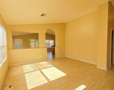 4739 E Desert Wind Drive - Photo Thumbnail 2