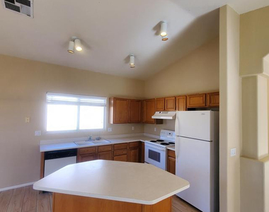4739 E Desert Wind Drive - Photo Thumbnail 5