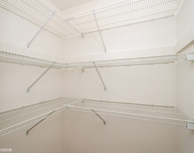 211 E Ohio Street - Photo Thumbnail 9