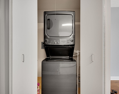 2 E Erie Street - Photo Thumbnail 13
