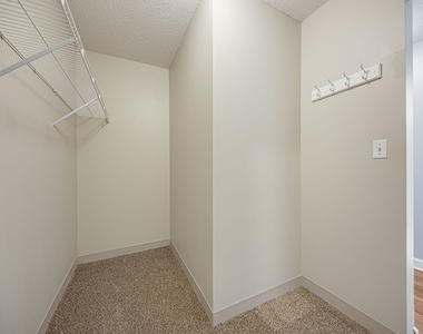 2 E Erie Street - Photo Thumbnail 12