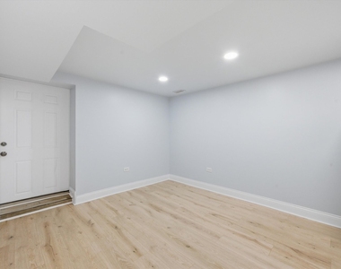 541 N Lawndale Avenue - Photo Thumbnail 4
