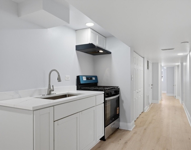 541 N Lawndale Avenue - Photo Thumbnail 3