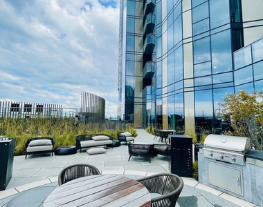 211 N Harbor Drive - Photo Thumbnail 13