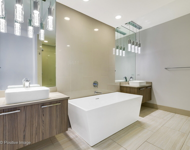 1617 W Grand Avenue - Photo Thumbnail 6
