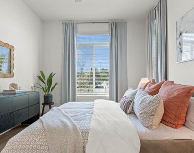 500 E Rivulon Boulevard - Photo Thumbnail 7