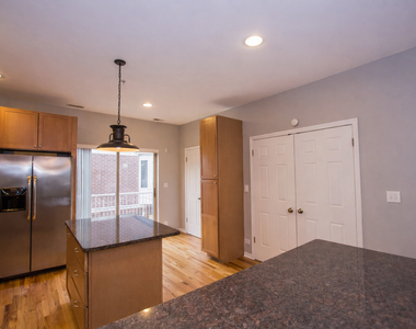 8900 31st Street - Photo Thumbnail 3