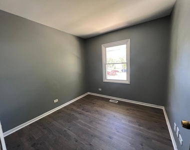 1839 Mckool Avenue - Photo Thumbnail 8