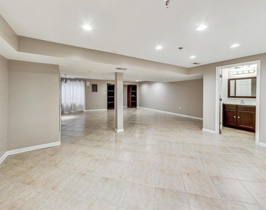 1686 Buckingham Drive - Photo Thumbnail 30