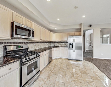 1686 Buckingham Drive - Photo Thumbnail 9