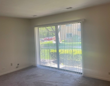 4925 W 109th Street - Photo Thumbnail 1
