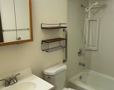 4925 W 109th Street - Photo Thumbnail 4