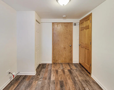 4988 N Elston Avenue - Photo Thumbnail 8