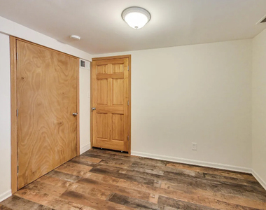 4988 N Elston Avenue - Photo Thumbnail 7