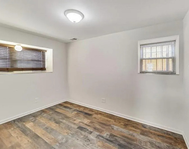 4988 N Elston Avenue - Photo Thumbnail 5
